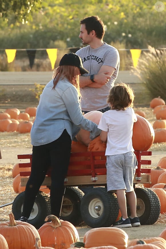 Exclusif - Christina Aguilera, avec son fiancé Matthew Rutler et ses enfants Max Liron et Summer Rain, est allée acheter des citrouilles chez "Mr. Bones Pumpkin Patch" pour les préparations d'Halloween. Le 23 octobre 2016