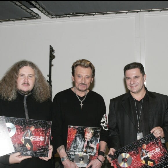 Exclusif - Johnny Hallyday entouré de Michel Jankielewicz, Yvan Cassar, Thiery Chassagne et Jean-Claude Camus en février 2007.