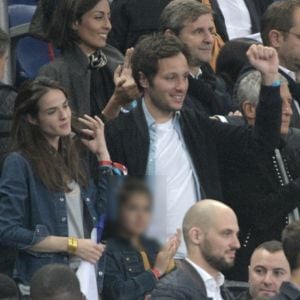 Leïla Kaddour-Boudadi, Vianney Bureau (Vianney) et sa compagne Catherine Robert, Nagui et sa femme Mélanie Page, Claude Deschamps - People dans les tribunes lors du match de football France- Andorre (3-0) pour les qualifications de l'Euro 2020 au Stade de France à Saint-Denis le 10 septembre 2019. © Giancarlo Gorassini/Bestimage