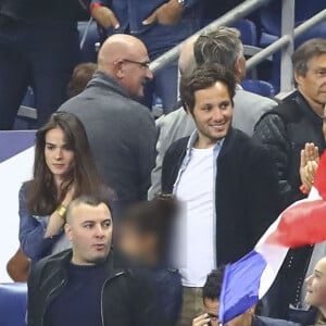 Vianney Bureau (Vianney) et sa compagne Catherine Robert, Nagui - Veuillez flouter le visage de l'enfant avant publication - People dans les tribunes lors du match de football France- Andorre (3-0) pour les qualifications de l'Euro 2020 au Stade de France à Saint-Denis le 10 septembre 2019. © Gwendoline Le Goff/Panoramic/Bestimage