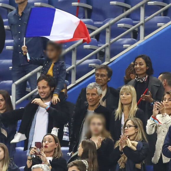 Leïla Kaddour-Boudadi, Vianney Bureau (Vianney) et sa compagne Catherine Robert, Nagui et sa femme Mélanie Page, Claude Deschamps - People dans les tribunes lors du match de football France- Andorre (3-0) pour les qualifications de l'Euro 2020 au Stade de France à Saint-Denis le 10 septembre 2019. © Gwendoline Le Goff/Panoramic/Bestimage