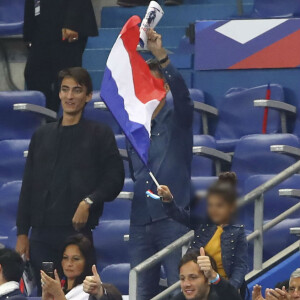 Leïla Kaddour-Boudadi, Vianney Bureau (Vianney) et sa compagne Catherine Robert, Nagui et sa femme Mélanie Page, Claude Deschamps - People dans les tribunes lors du match de football France- Andorre (3-0) pour les qualifications de l'Euro 2020 au Stade de France à Saint-Denis le 10 septembre 2019. © Gwendoline Le Goff/Panoramic/Bestimage