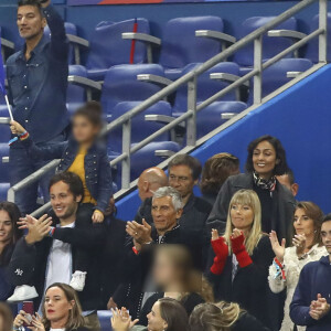 Leïla Kaddour-Boudadi, Vianney Bureau (Vianney) et sa compagne Catherine Robert, Nagui et sa femme Mélanie Page, Claude Deschamps - People dans les tribunes lors du match de football France- Andorre (3-0) pour les qualifications de l'Euro 2020 au Stade de France à Saint-Denis le 10 septembre 2019. © Gwendoline Le Goff/Panoramic/Bestimage