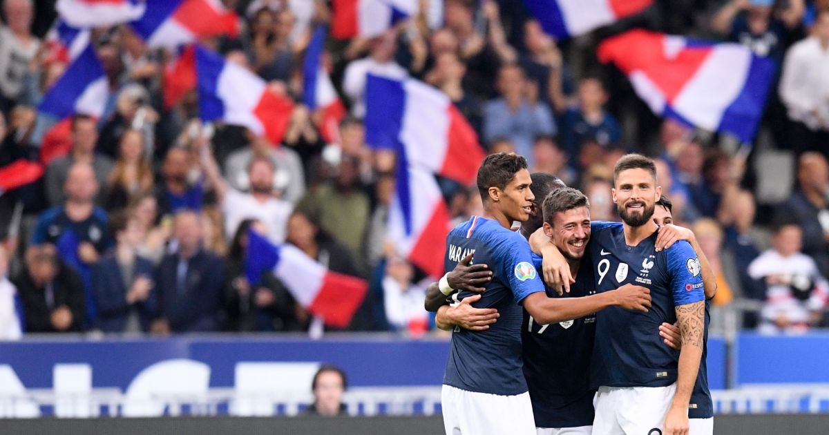 Raphaël Varane, Clément Lenglet et Olivier Giroud lors du ...