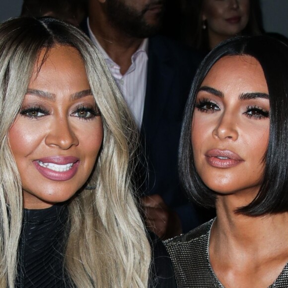 La La Anthony et Kim Kardashian au défilé Prêt à porter Serena Williams Printemps/Eté 2020 lors de la Fashion Week de New York City, New York, Etats-Unis, le 10 septembre 2019.