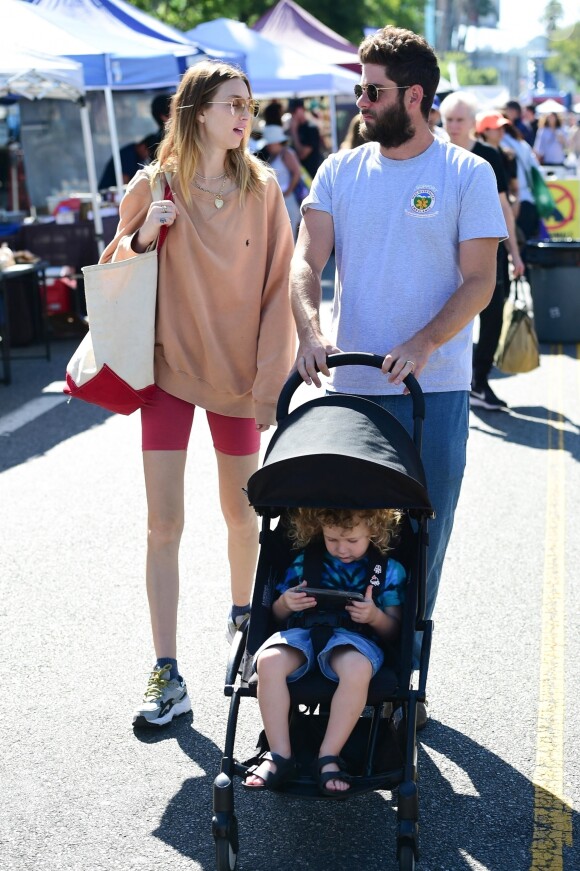 Whitney Port, son mari Tim Rosenman et leur fils Sonny sont allés faire des courses au Farmer's Market à Studio City. Le 21 juillet 2019