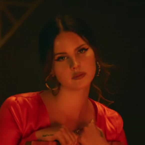 Lana Del Rey dans le clip de "Don't Call Me Angel", bande originale du film Charlie's Angels, le 13 septembre 2019.