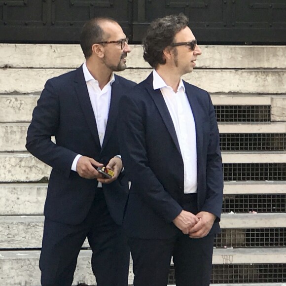 Exclusif - Stéphane Bern et Lionel Bounoua au mariage de Bruno Julliard avec Paul Le Goff à la mairie du 10ème arrondissement de Paris le 8 juillet 2017.