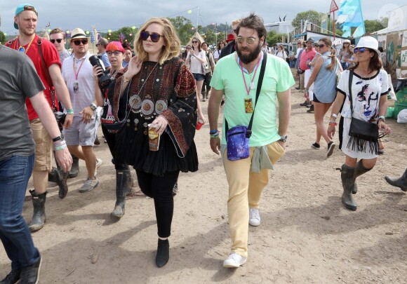 La chanteuse Adele et son compagnon Simon Konecki - Festival Glastonbury 2015, le 28 juin 2015.