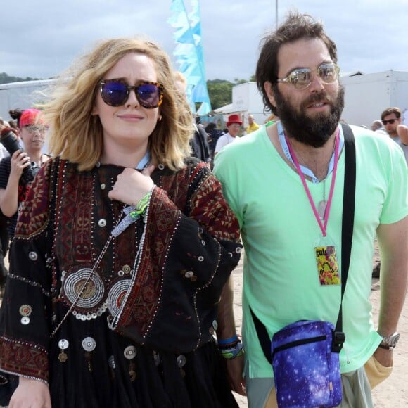 La chanteuse Adele et son compagnon Simon Konecki - Festival Glastonbury 2015, le 28 juin 2015.