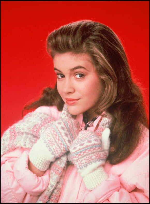 Archives - Alyssa Milano, alias Samantha Micelli dans la série "Madame est servie". Le 4 avril 1992.