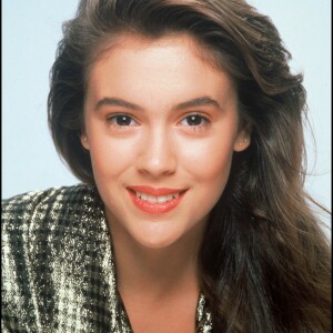 Archives - Alyssa Milano, alias Samantha Micelli dans la série "Madame est servie". Le 4 avril 1992.