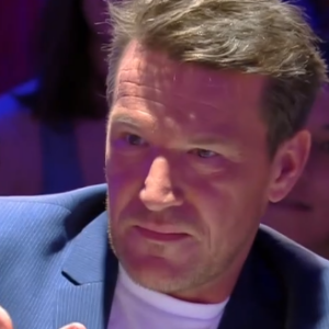 Benjamin Castaldi très ému dans "Touche pas à mon poste", le 18 septembre 2019, sur C8