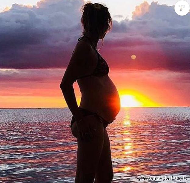 Léa François enceinte, elle officialise sa grossesse en photo, le 16 septembre 2019