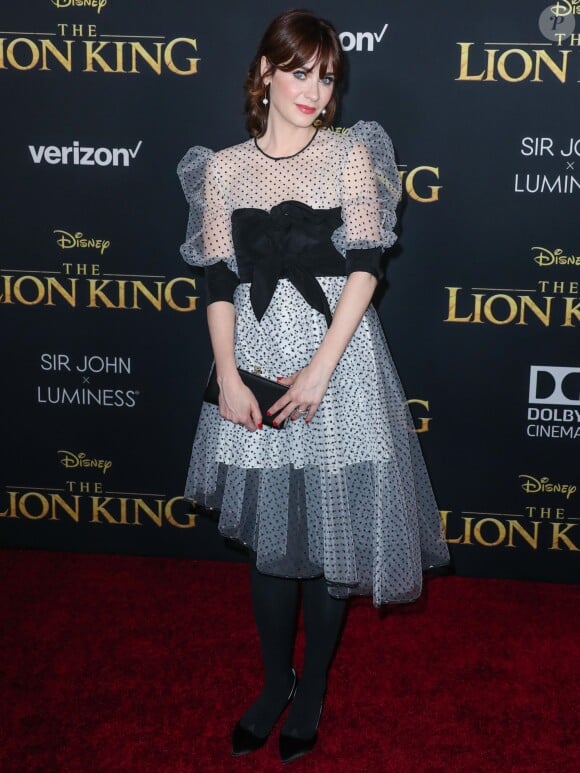 Zooey Deschanel à la première mondiale du film "Le Roi lion" au cinéma Dolby à Hollywood le 9 juillet 2019.