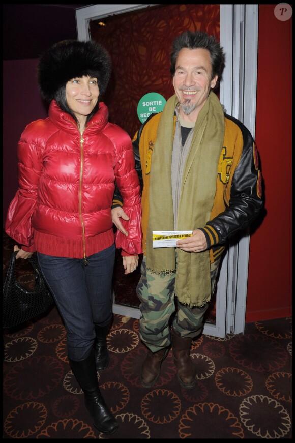 Florent Pagny et sa femme Azucena - Avant-première du film "Protéger et servir" à Paris le 11 janvier 2010.