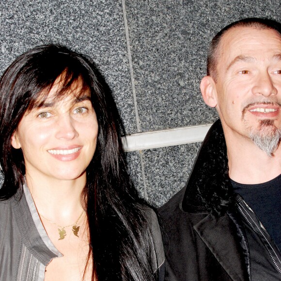 Florent Pagny et sa femme Azucena Camano lors de la conférence de presse TF1 de la rentrée 2009-2010 à Paris, le 16 septembre 2009.