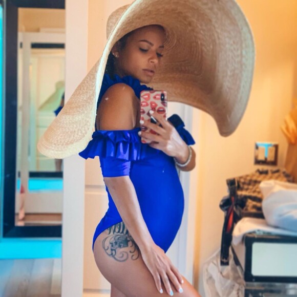 Christina Milian prend la pose sur Instagram.