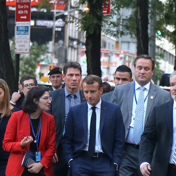 Le président de la République française Emmanuel Macron se balade lors de la 74ème assemblée générale de l'organisation des Nations-Unis (ONU) à New York City, New York, Etats-Unis, le 24 septembre 2019. © Morgan Dessalles/Bestimage