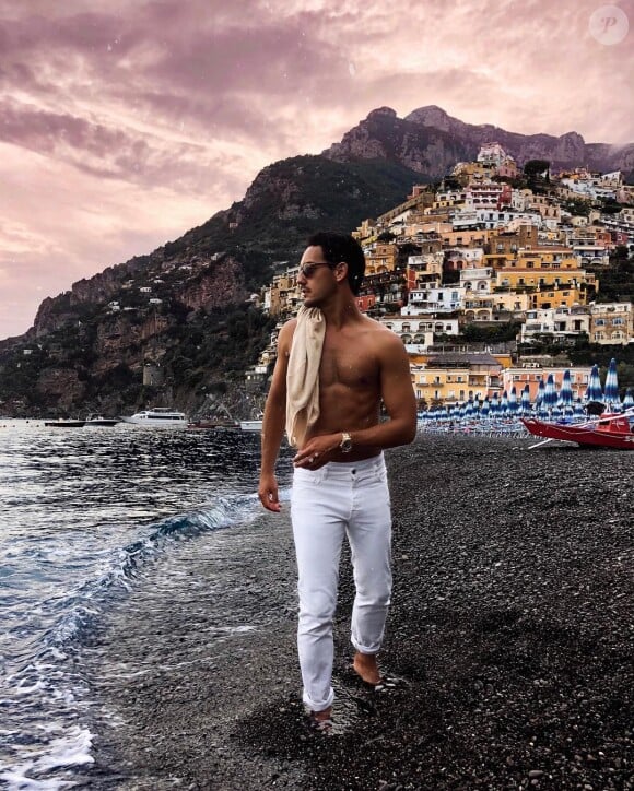 Diego El Glaoui, le nouveau compagnon d'Iris Mittenaere, pose sur Instagram.
