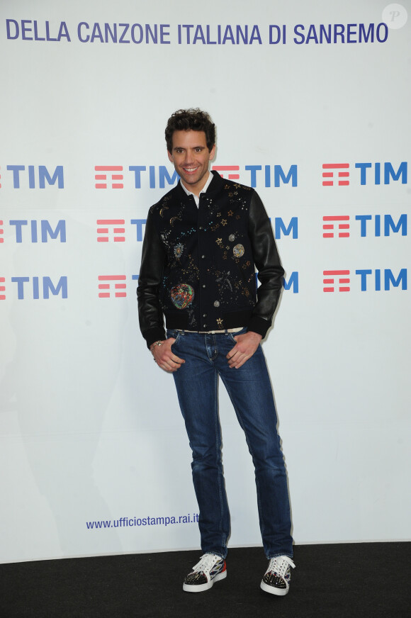 Mika en conférence de presse lors de la 67ème édition du Festival de la Chanson de Sanremo. Italie, le 9 février 2017.