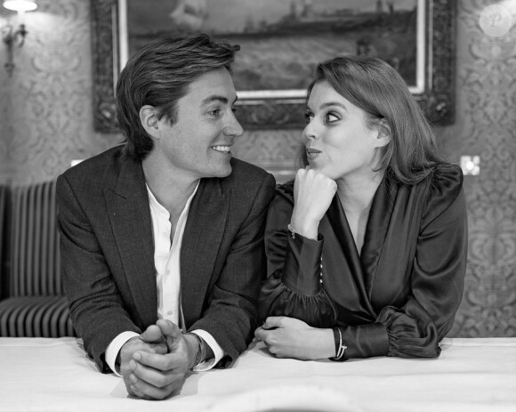 Les fiançailles de la princesse Beatrice et Edoardo Mapelli Mozzi annoncées par le palais de Buckingham le 26 septembre 2019. 