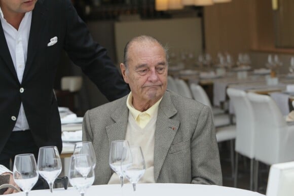 Jacques Chirac au restaurant à Saint Tropez le 4 octobre 2013