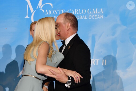 Gwen Stefani et le prince Albert II de Monaco assistent au "Monte Carlo Gala for the Global Ocean" sur les terrasses de l'opéra de Monte-Carlo le 26 septembre 2019. © Bruno Bebert / Bestimage