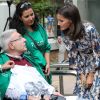 La reine Letizia d'Espagne (en robe Sandro) visite le "Centre de soins pour personnes atteintes de maladies rares et leurs familles" à Burgos, le 20 septembre 2019.