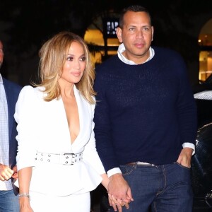 Jennifer Lopez et son fiancé Alex Rodriguez arrive à l'évènement Ulta Beauty pour la présentation d'un parfum à New York, le 26 septembre 2019