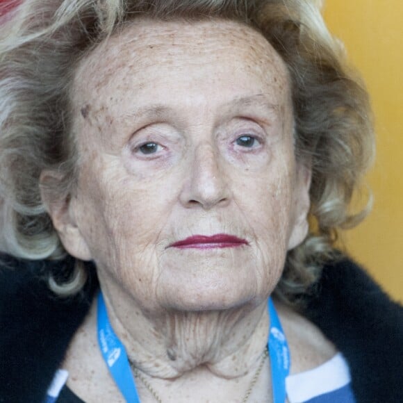 Exclusif - Bernadette Chirac - Match de football caritatif organisé par le Variétés Club de France au profit de l'association "+ de Vie" présidée par Bernadette Chirac et de l'association "Urma" présidée par Laurent Blanc au stade Jean-Paul David à Mantes-la-Jolie le 11 octobre 2016. C'est la première sortie officielle de Bernadette Chirac depuis l'hospitalisation de son mari Jacques Chirac et de sa propre hospitalisation. © Pierre Perusseau/Bestimage