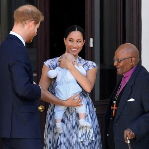 Meghan Markle, le prince Harry et leur fils Archie rencontrent Desmond Tutu et sa fille à Cape Town, en Afrique du Sud, le 25 septembre 2019.