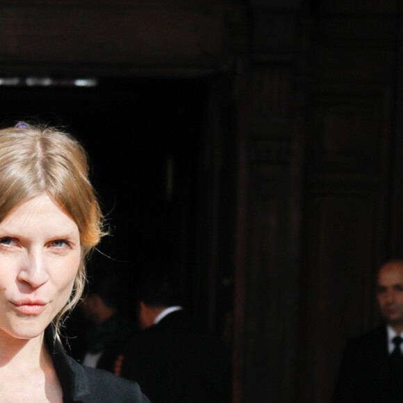 Clémence Poesy enceinte - Arrivée des people au défilé Stella McCartney Collection Prêt-à-Porter Printemps/Eté 2020 lors de la Fashion Week de Paris (PFW), le 30 septembre 2019. © Veeren Ramsamy-Christophe Clovis/Bestimage