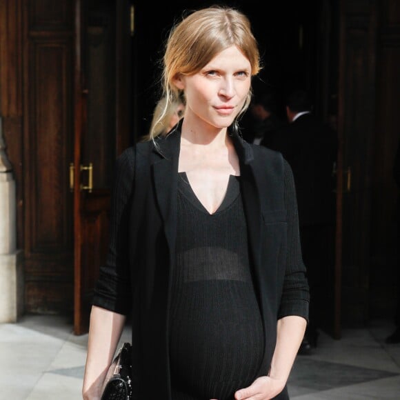 Clémence Poesy enceinte - Arrivée des people au défilé Stella McCartney Collection Prêt-à-Porter Printemps/Eté 2020 lors de la Fashion Week de Paris (PFW), le 30 septembre 2019. © Veeren Ramsamy-Christophe Clovis/Bestimage