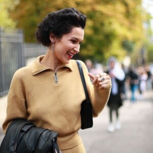 Bella Hadid à la sortie du défilé Miu Miu collection PAP printemps-été 2020, fashion week de Paris, le 1er Octobre 2019. © Perusseau - Da Silva / Bestimage