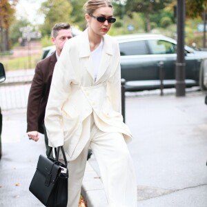 Gigi Hadid arrive au défilé Miu Miu Collection Prêt-à-Porter Printemps/Eté 2020 lors de la Fashion Week de Paris, France, le 1er octobre 2019.