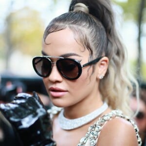 Rita Ora se rend au défilé Miu Miu pendant la fashion week de Paris, le 1er octobre 2019. © Perusseau - Da Silva / Bestimage