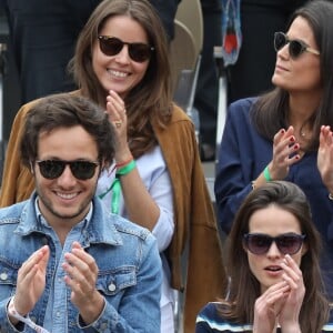 Vianney Bureau (Vianney) et sa compagne Catherine Robert - Célébrités dans les tribunes des internationaux de France de tennis de Roland Garros à Paris, France, le 9 juin 2019. © Jacovides-Moreau/Bestimage