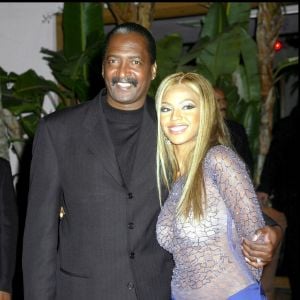 Beyoncé et son père Mathew à la soirée Sony Grammy Party, à Los Angeles, le 28 février 2002.