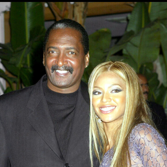 Beyoncé et son père Mathew à la soirée Sony Grammy Party, à Los Angeles, le 28 février 2002.