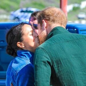 Le prince Harry, duc de Sussex, et Meghan Markle, duchesse de Sussex rencontrent les membres de "Waves for Change" au Cap lors de leur 2ème journée en Afrique du Sud. Le 24 septembre 2019