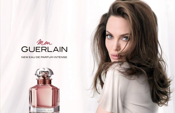 Angelina Jolie pose pour la nouvelle campagne de Guerlain pour le parfum intense "Mon Guerlain".
