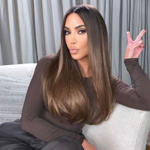 Au mois d'août, Kim Kardashian s'était colorée les cheveux en brun chocolat. Photo publiée le 8 octobre 2019.