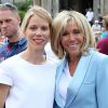 La première dame Brigitte Macron et sa fille Tiphaine Auzière vont voter à la mairie du Touquet pour le second tour des législatives, au Touquet le 18 juin 2017. © Sébastien Valiela-Dominique Jacovides/Bestimage