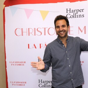 Christophe Michalak - Sortie du livre de Christophe Michalak "La pâtisserie en famille" à Paris le 9 octobre 2019. © Cédric Perrin/Bestimage