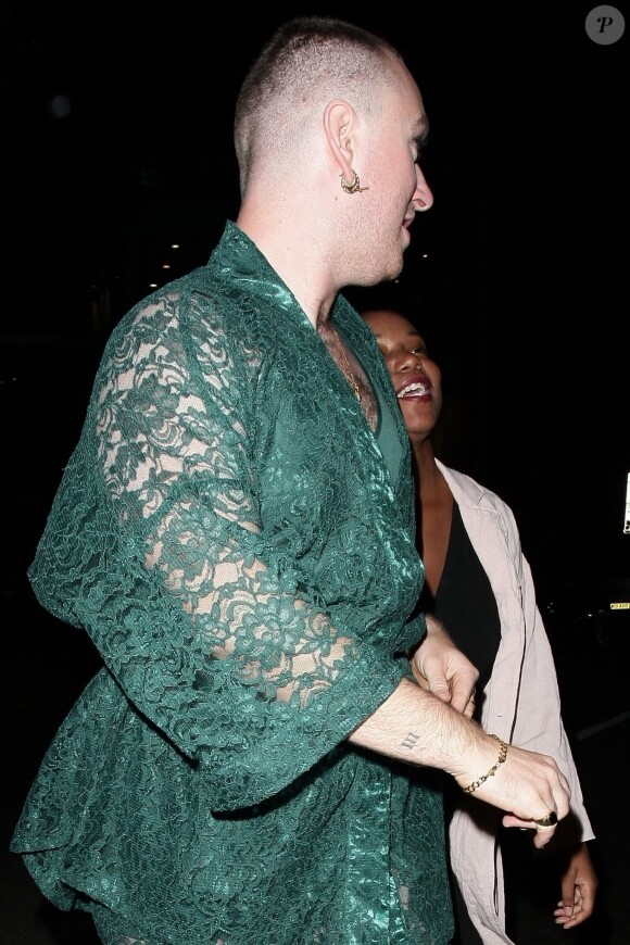 Exclusif - Sam Smith danse dans la rue à la sortie de la soirée Attitude Magazine Awards 2019 à Londres, le 9 octobre 2019