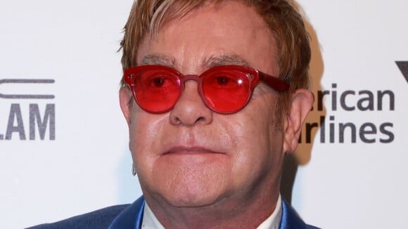 Elton John : Le comportement odieux de sa mère le jour de son mariage