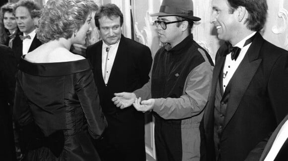 Diana : Deux célèbres acteurs ont failli se boxer pour elle, Elton John raconte