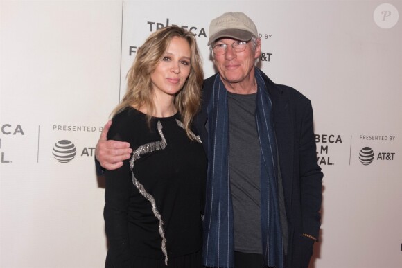 Richard Gere et Alejandra Silva, son épouse, lors de la projection du film 'It Takes A Lunatic' à l'occasion du Tribeca Film Festival à New York, le 3 mai 2019.
