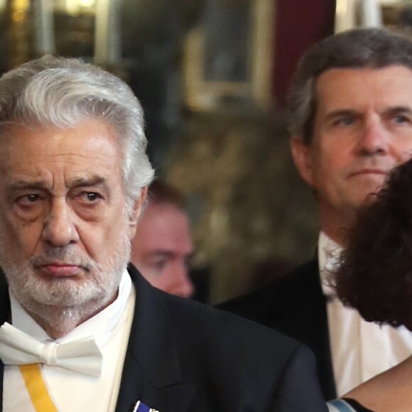 Plácido Domingo - Le couple royal d'Espagne lors du dîner de gala donné en l'honneur du président de Chine et sa femme au palais royal à Madrid. Le 28 novembre.